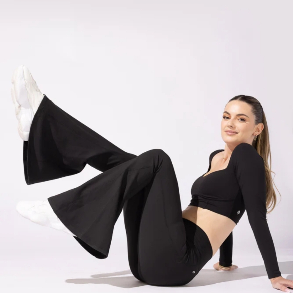 POPFLEX supersculpt bell bottom with pockets -Black size Medium 29"
